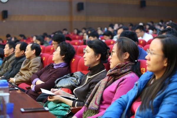 全体教职工党员，各离退休党支部书记，各学生党支部书记参加学习辅导报告会
