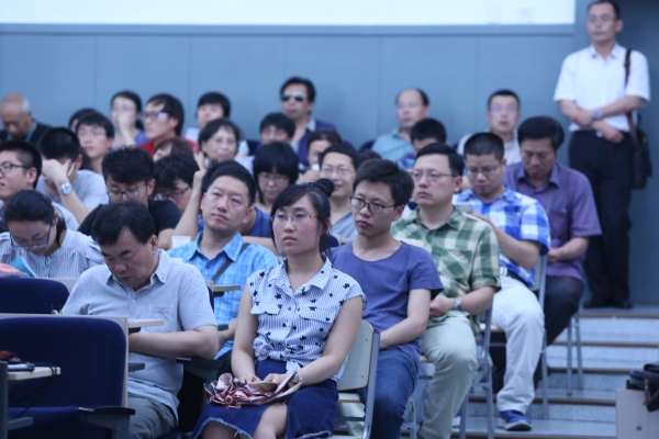 党员师生被接地气的党课所吸引